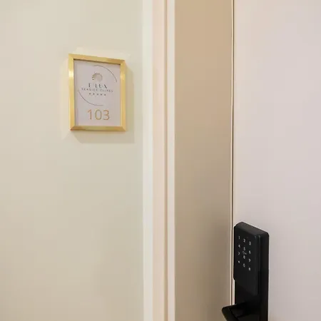 E'lux Seaside 아파트 *