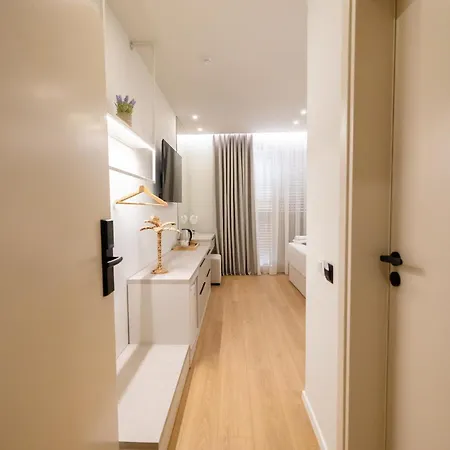 E'lux Seaside Apartment Vlore