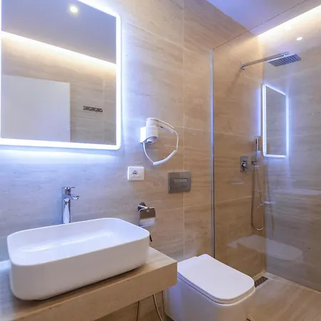 E'lux Seaside Apartment